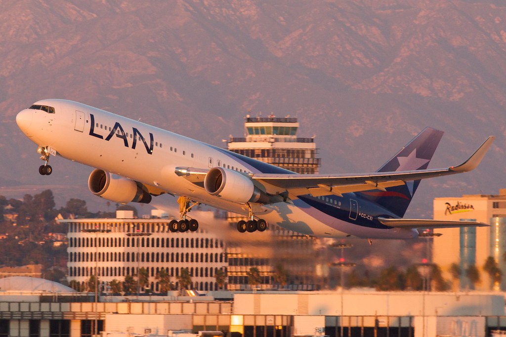 Photo of LATAM Airlines Chile CC-CXI, Boeing 767-300