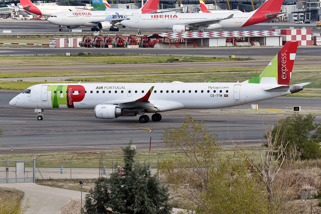 Photo of PGA Portugalia Airlines CS-TTW, Embraer ERJ-195
