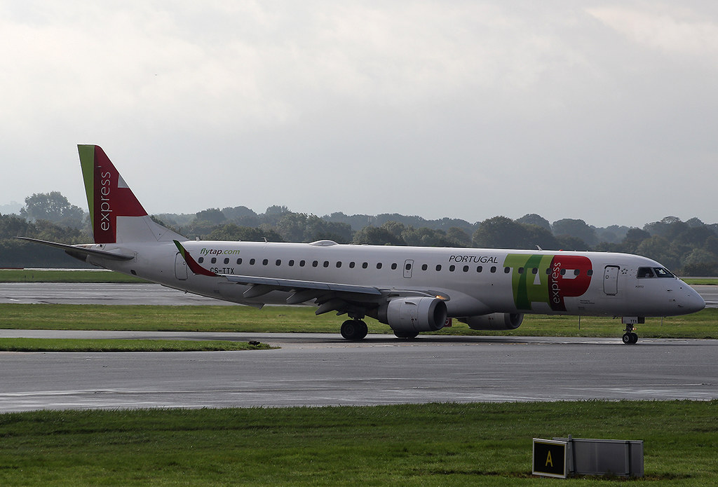 Photo of PGA Portugalia Airlines CS-TTX, Embraer ERJ-195