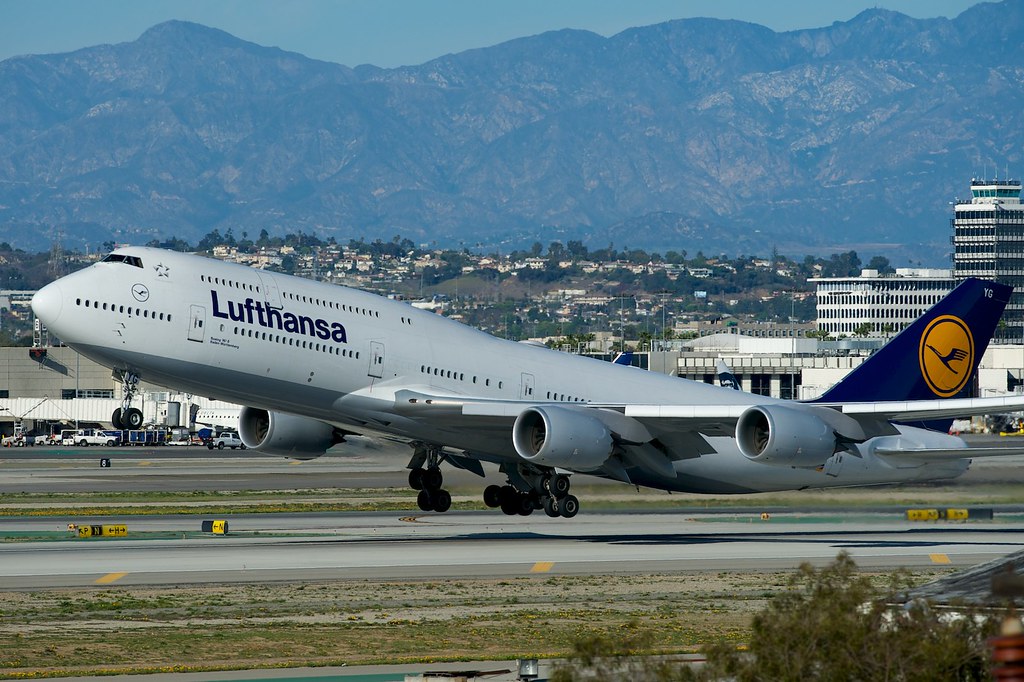 Photo of Lufthansa D-ABYG, Boeing 747-8