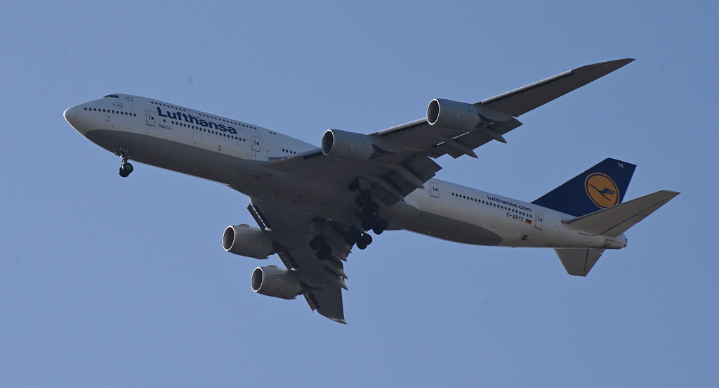Photo of Lufthansa D-ABYK, Boeing 747-8