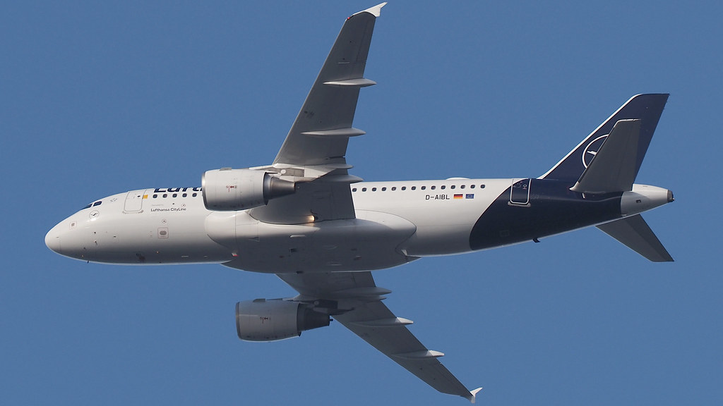Photo of Lufthansa D-AIBL, Airbus A319
