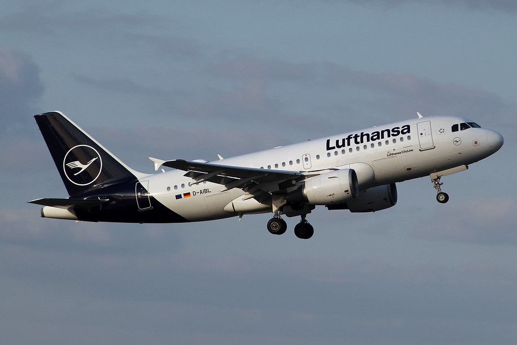 Photo of Lufthansa D-AIBL, Airbus A319