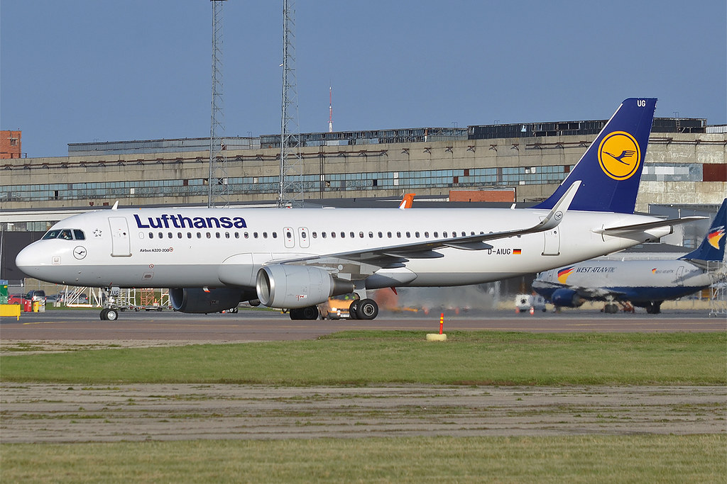 Photo of Lufthansa D-AIUG, Airbus A320