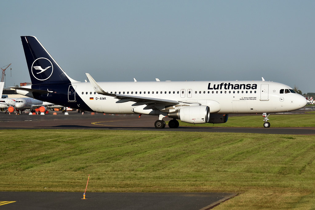 Photo of Lufthansa D-AIWK, Airbus A320