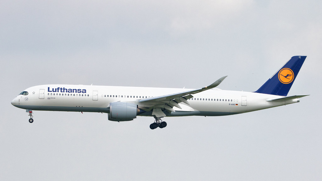 Photo of Lufthansa D-AIXE, Airbus A350-900