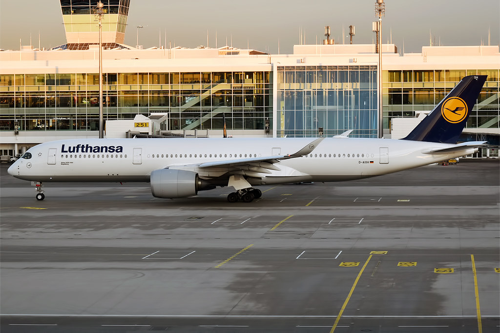 Photo of Lufthansa D-AIXH, Airbus A350-900