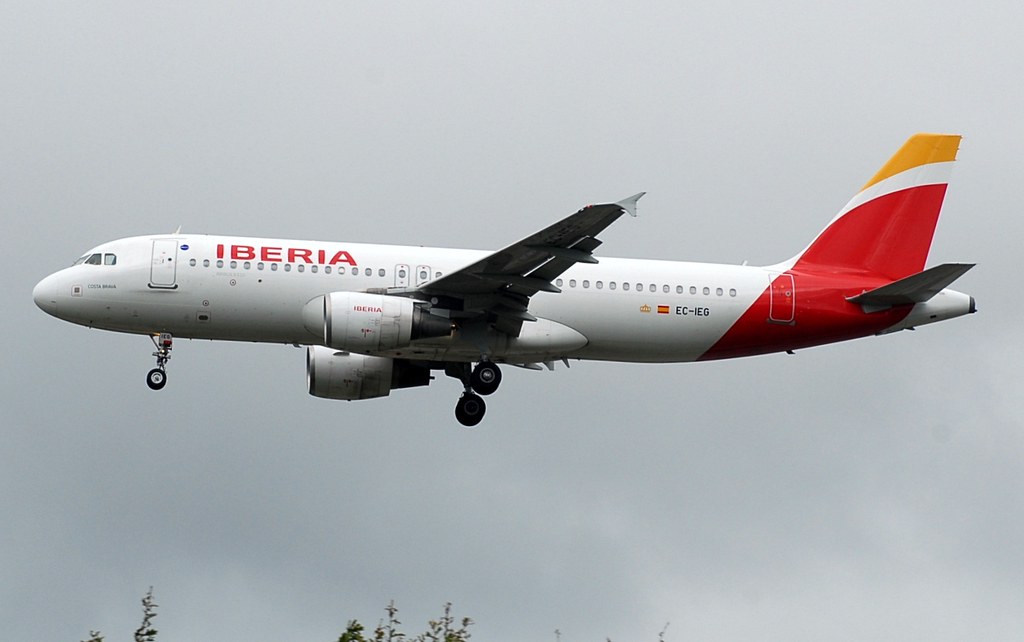 Photo of Iberia EC-IEG, Airbus A320