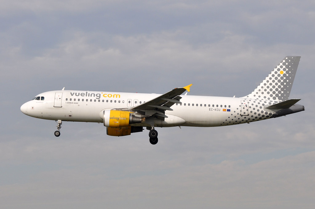 Photo of Vueling EC-KCU, Airbus A320