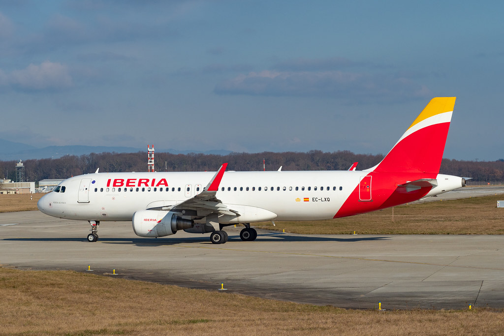 Photo of Iberia EC-LXQ, Airbus A320