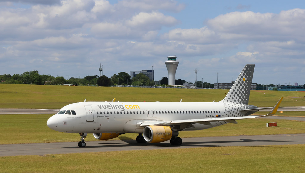 Photo of Vueling EC-MAO, Airbus A320