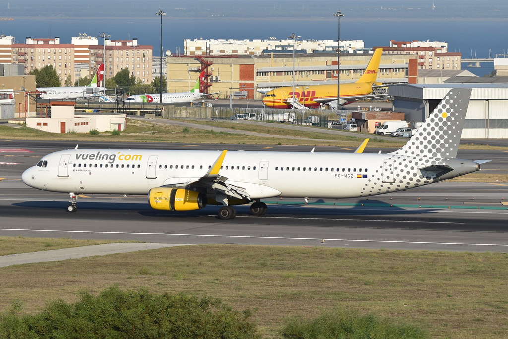 Photo of Vueling EC-MGZ, Airbus A321