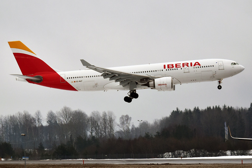 Photo of Iberia EC-MLP, Airbus A330-200
