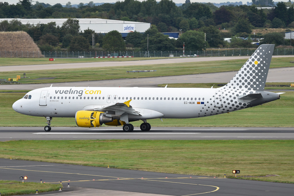 Photo of Vueling EC-MUM, Airbus A320
