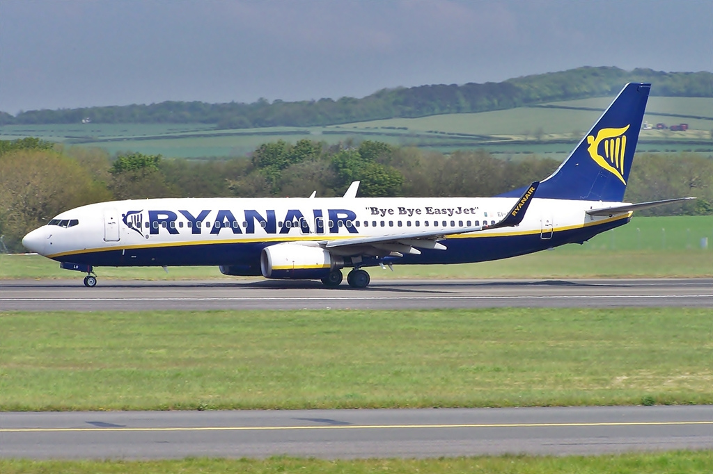 Photo of Ryanair EI-DLO, Boeing 737-800