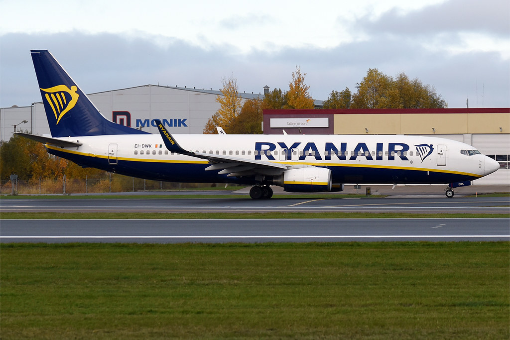 Photo of Ryanair EI-DWK, Boeing 737-800