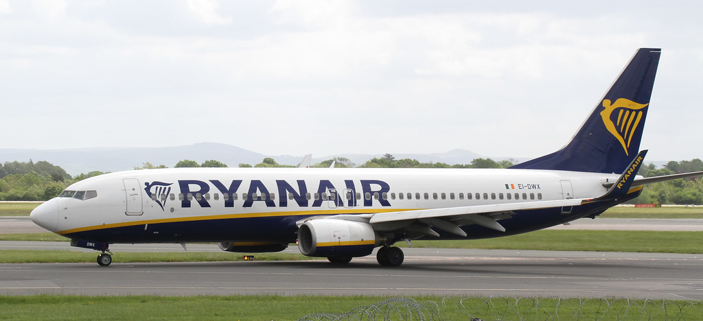 Photo of Ryanair EI-DWX, Boeing 737-800