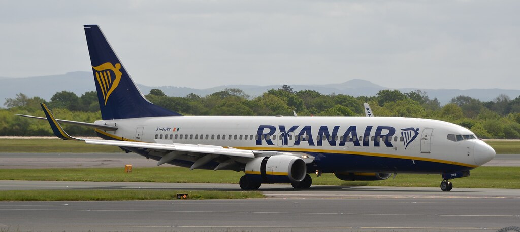 Photo of Ryanair EI-DWX, Boeing 737-800