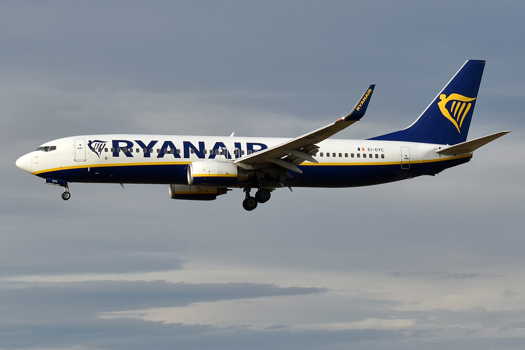 Photo of Ryanair EI-DYC, Boeing 737-800