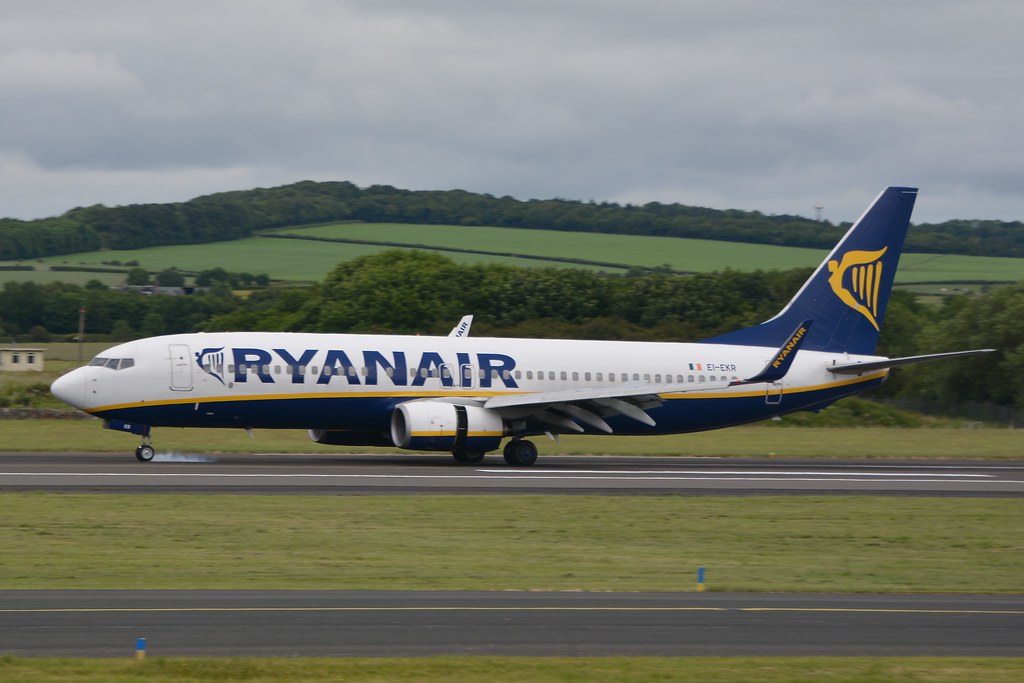 Photo of Ryanair EI-EKR, Boeing 737-800