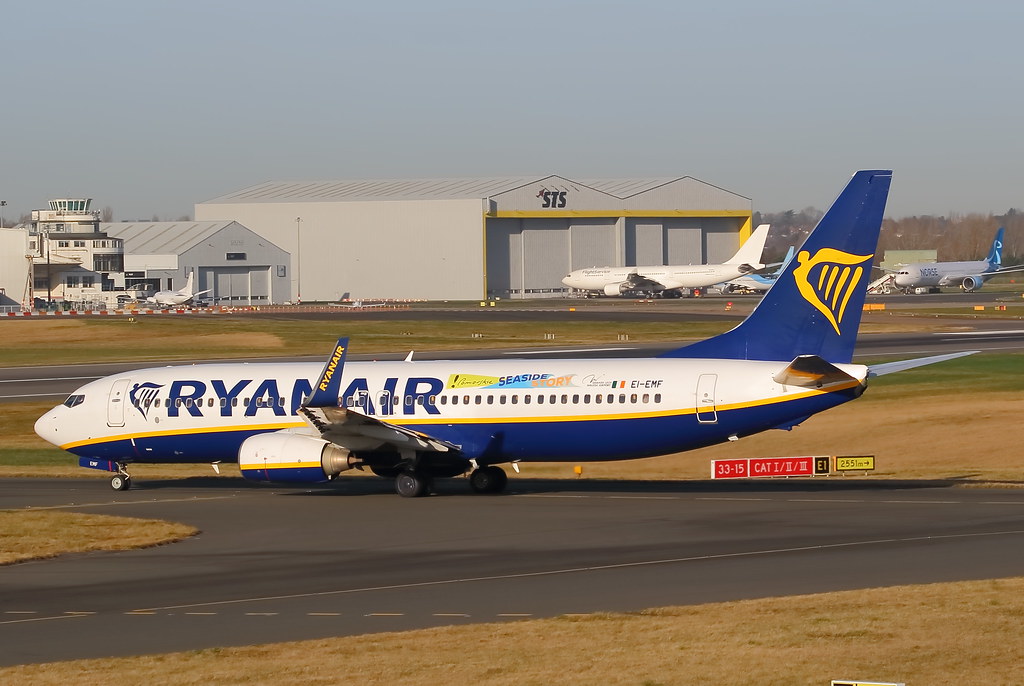 Photo of Ryanair EI-EMF, Boeing 737-800