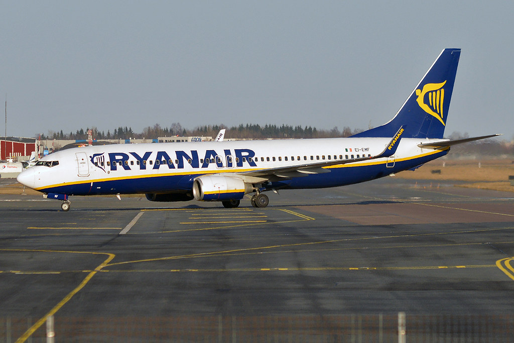 Photo of Ryanair EI-EMF, Boeing 737-800