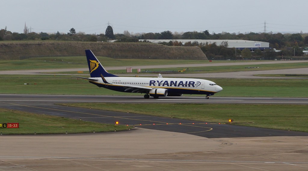 Photo of Ryanair EI-ESV, Boeing 737-800