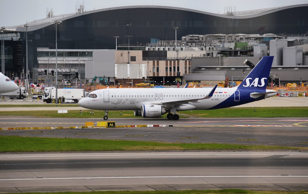 Photo of SAS Scandinavian Airlines EI-SCE, Airbus A320-200N