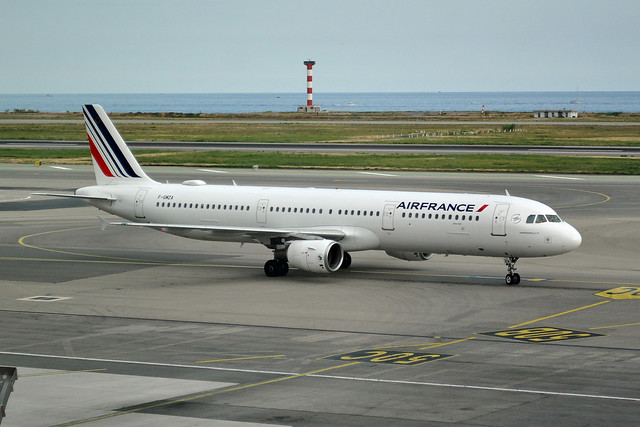 (Photo credit: airlines470 / Flickr / License: CC by-sa) Photo of F-GMZA