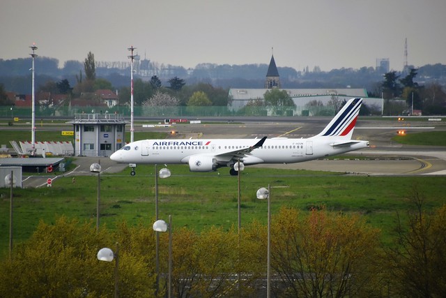 Photo of Photo of Airbus A220-300