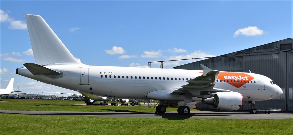 Photo of Easyjet G-EJCC, Airbus A320