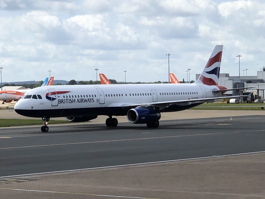 Photo of British Airways G-EUXD, Airbus A321