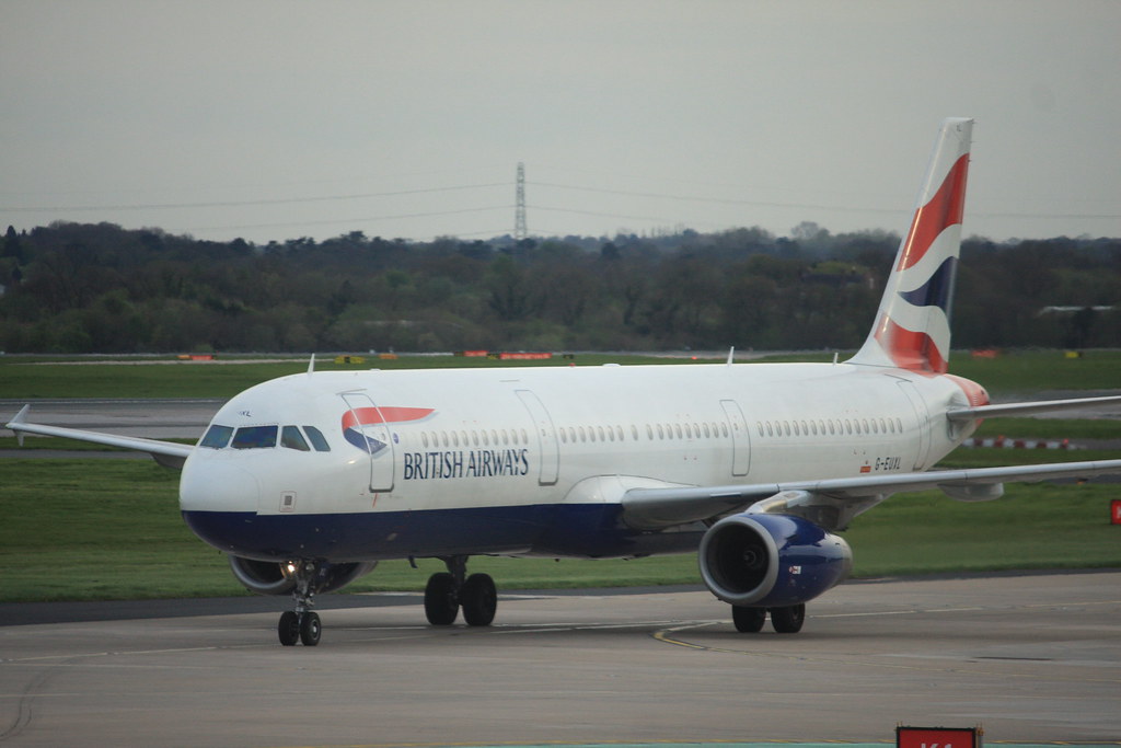 Photo of British Airways G-EUXL, Airbus A321