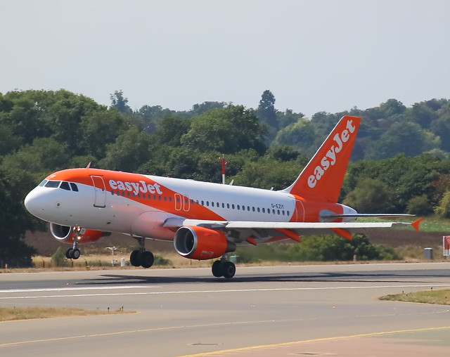 Photo of Photo of Airbus A319