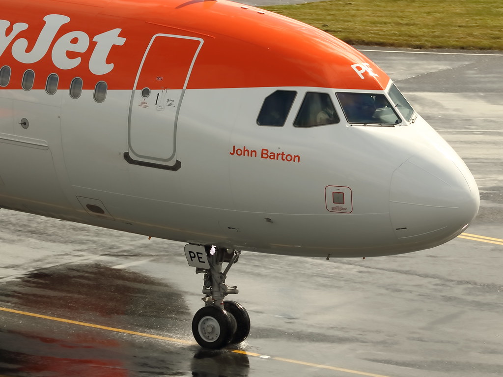 Photo of Easyjet G-EZPE, Airbus A320
