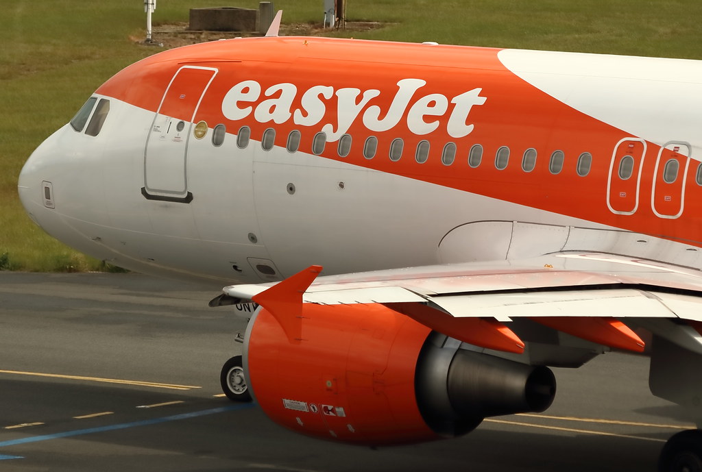 Photo of Easyjet G-EZUN, Airbus A320