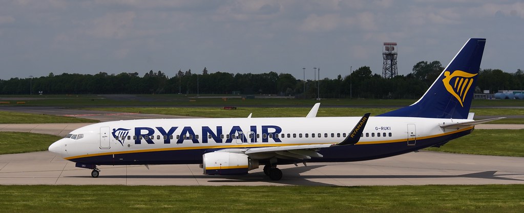 Photo of Ryanair UK G-RUKI, Boeing 737-800
