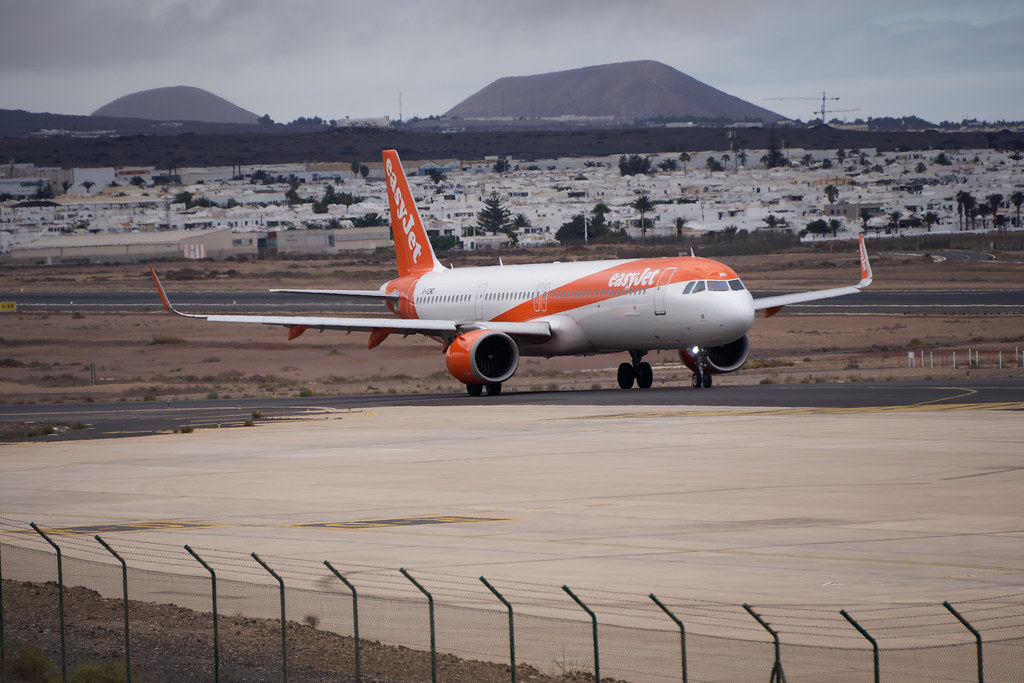 Photo of Easyjet G-UZMD, Airbus A321-Neo