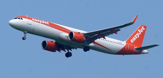 Photo of G-UZMG