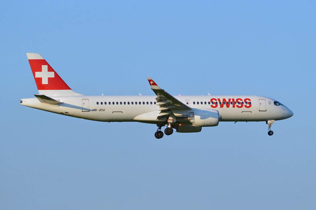 Photo of Swiss International Airlines HB-JCU, Airbus A220-300
