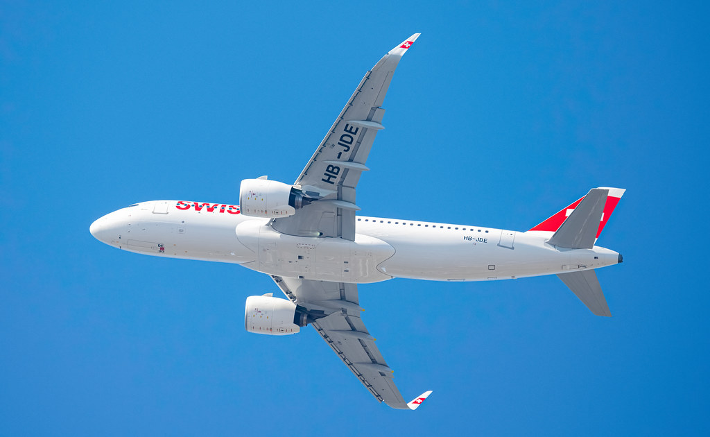 Photo of Swiss International Airlines HB-JDE, Airbus A320-200N