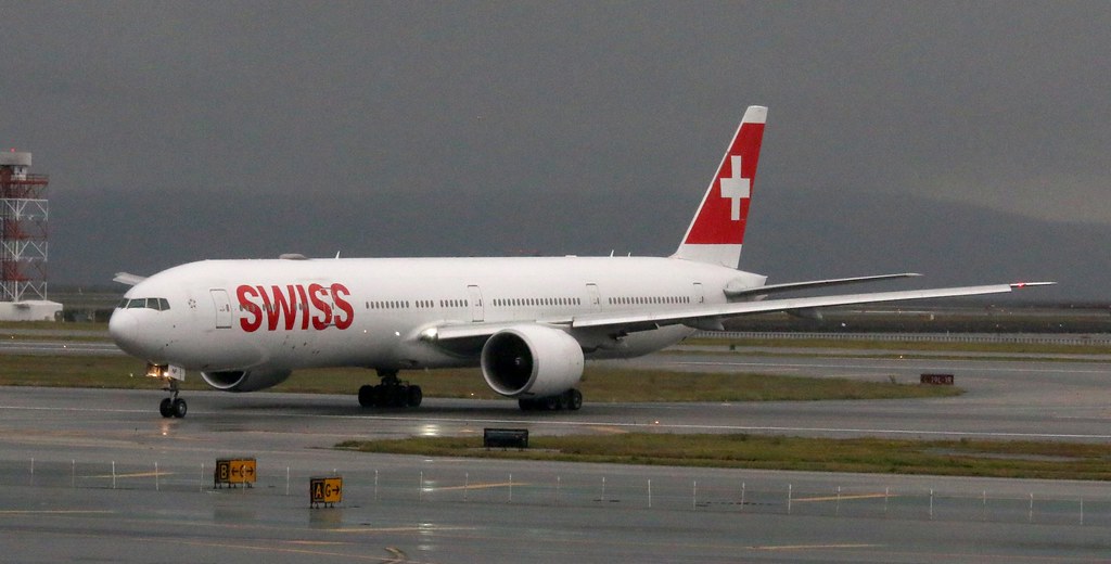 Photo of Swiss International Airlines HB-JNF, Boeing 777-300