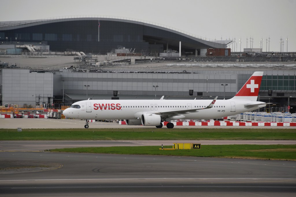 Photo of Swiss International Airlines HB-JPD, Airbus A321-Neo