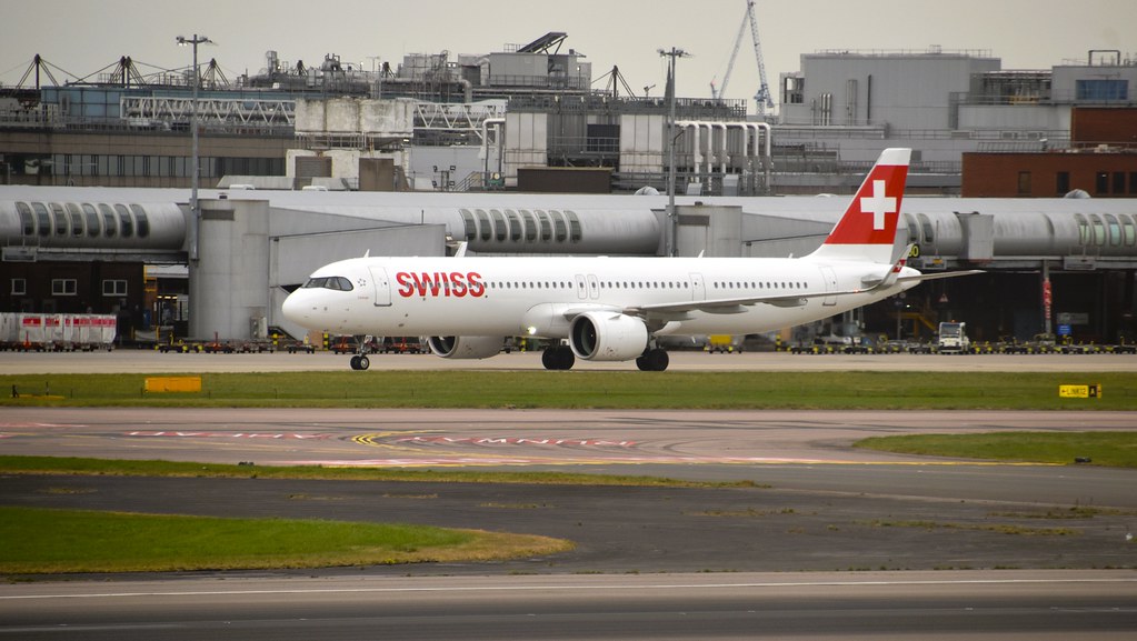 Photo of Swiss International Airlines HB-JPD, Airbus A321-Neo