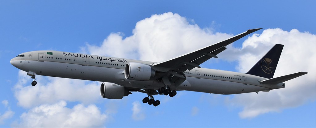 Photo of Saudi Arabian Airlines HZ-AK21, Boeing 777-300
