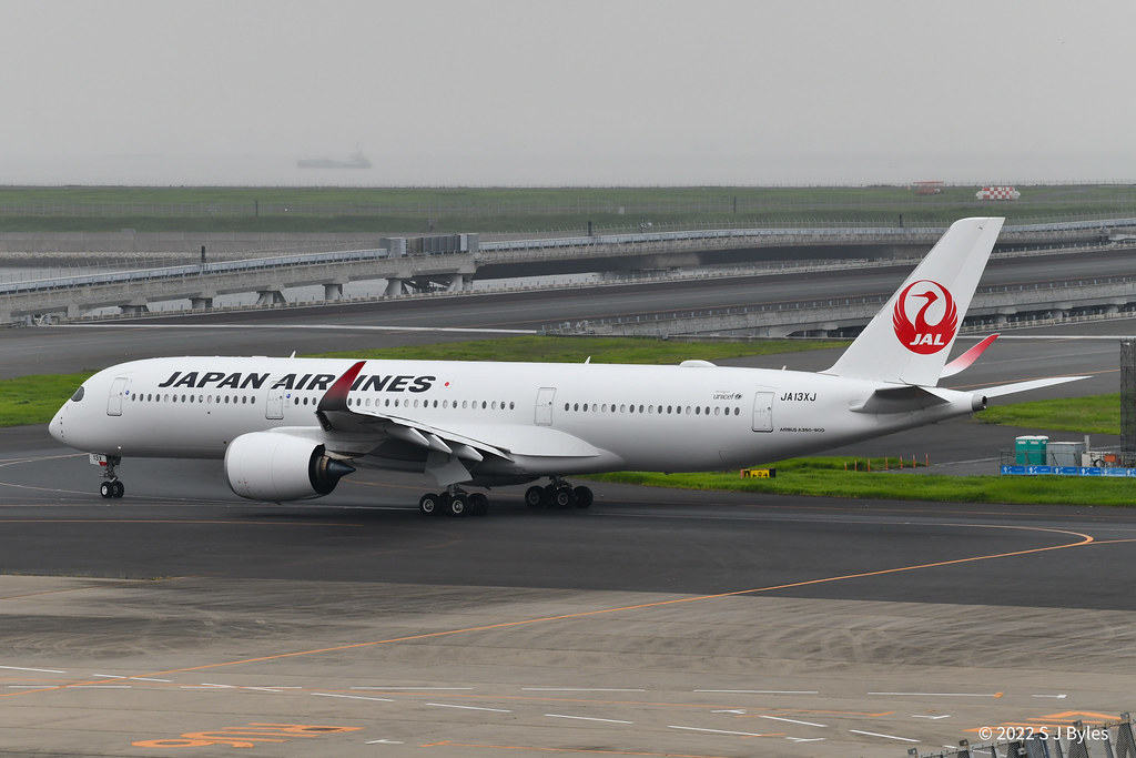 Photo of JAL Japan Airlines JA13XJ, Airbus A350-900