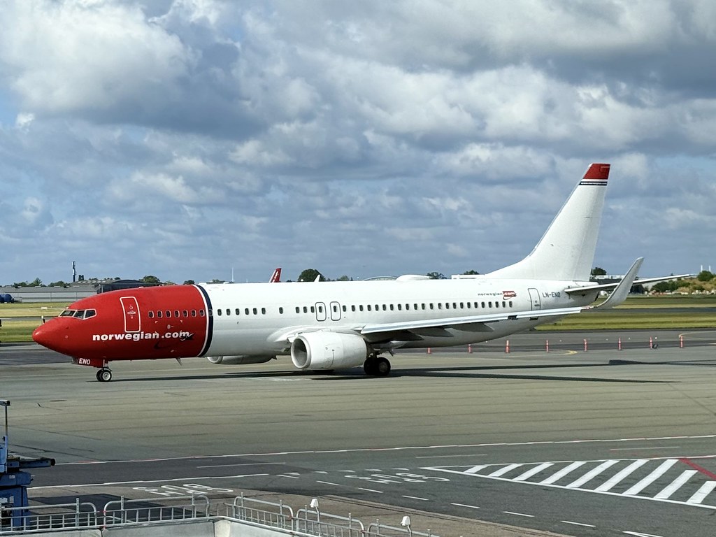 Photo of Norwegian Air Shuttle AOC LN-ENO, Boeing 737-800