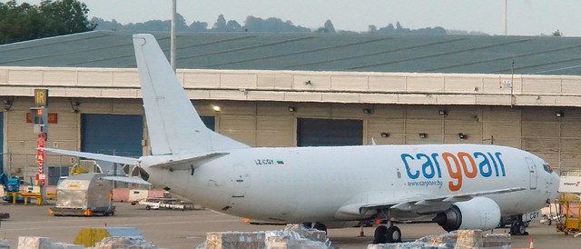 Photo of Photo of Boeing 737-400