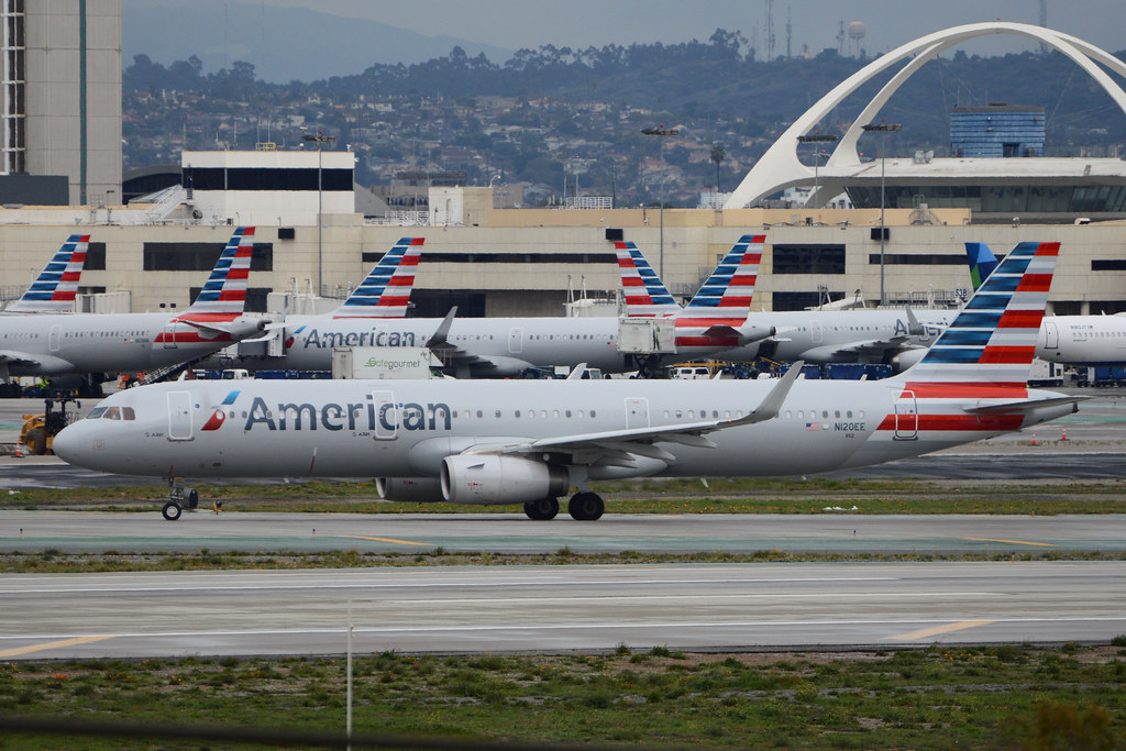 Photo of American Airlines N120EE, Airbus A321