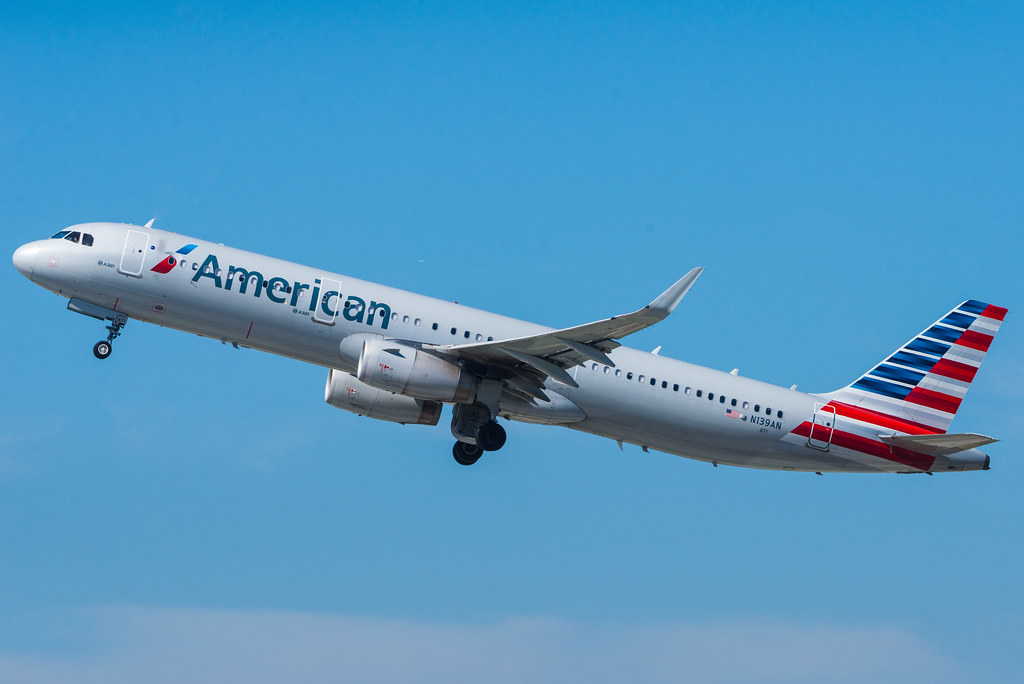 Photo of American Airlines N139AN, Airbus A321
